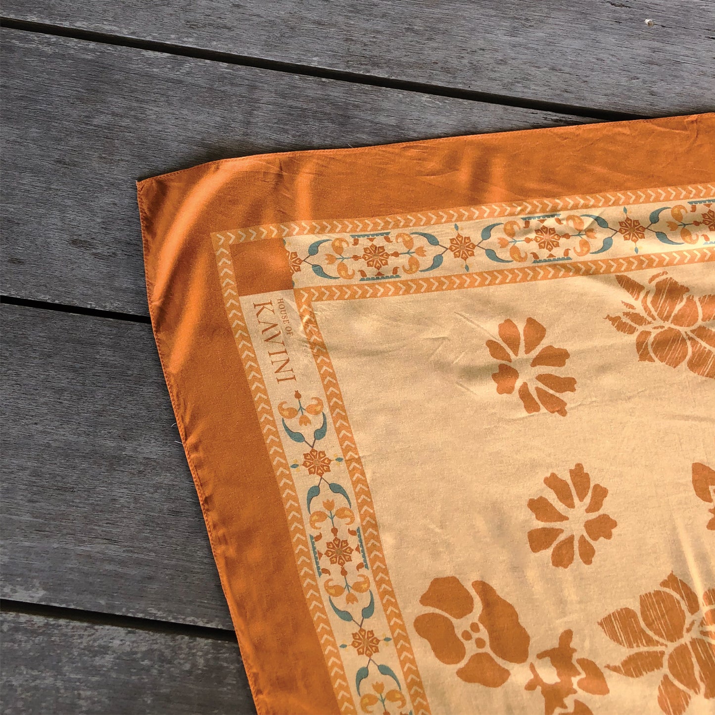 Amber Chronicle Scarf